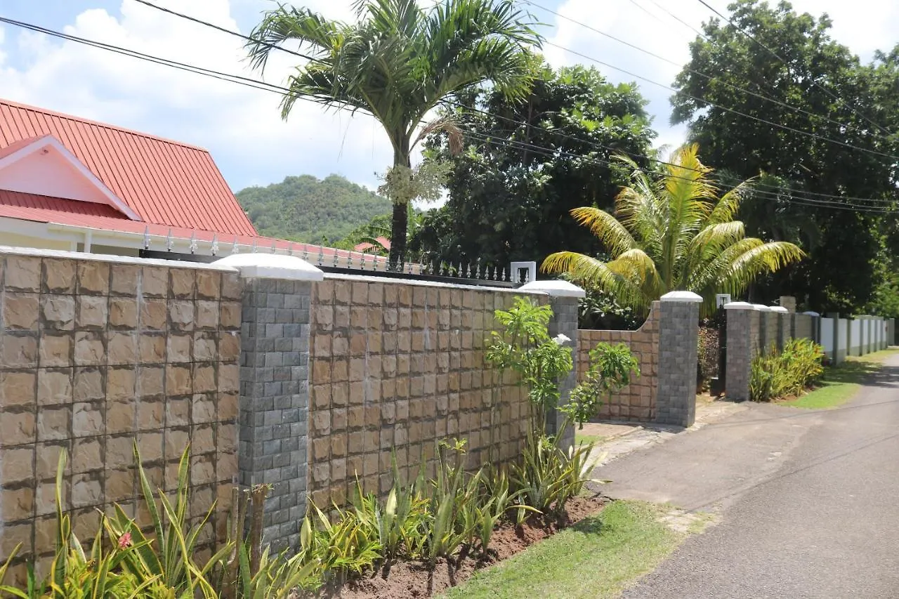 Appartement Chez Augustine à Baie Lazare  0*, Baie Lazare (Mahe)